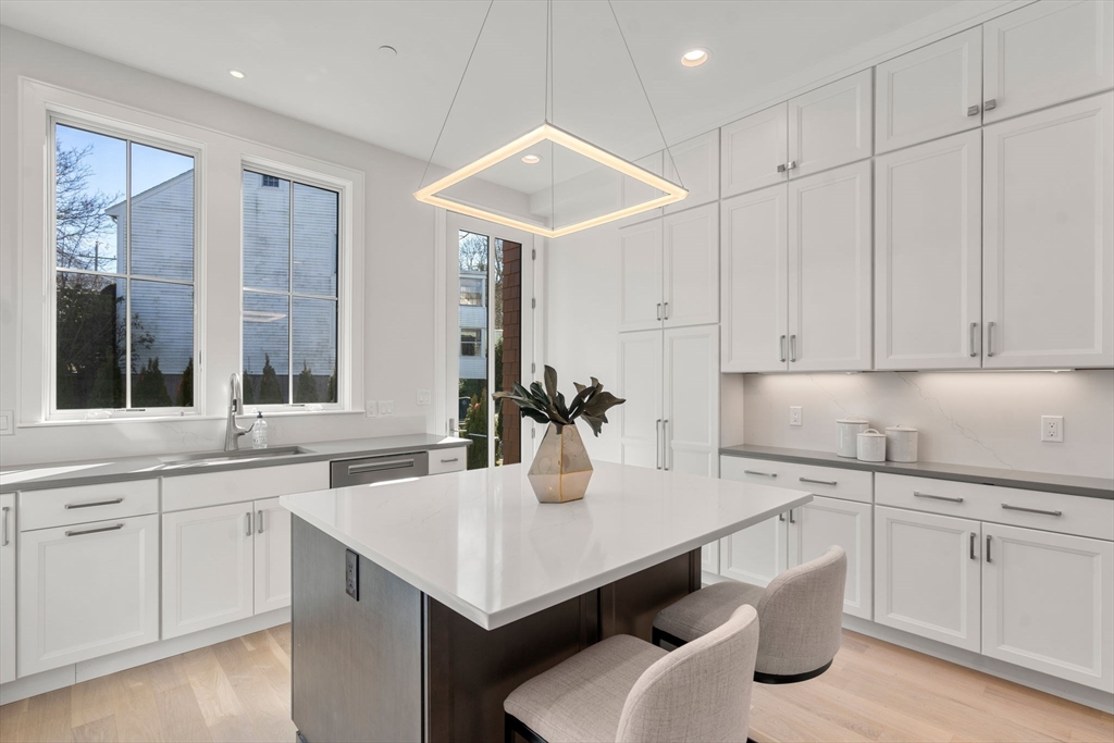 4 Knowles Street # 04