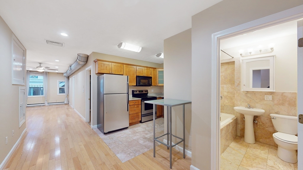 40 Batterymarch Street # 3