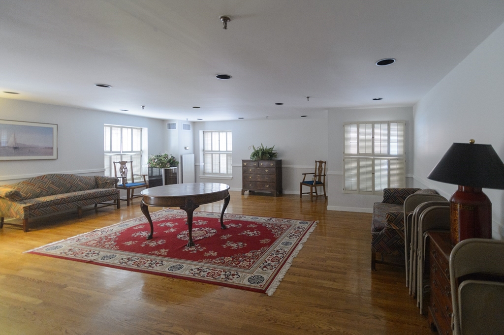 345 Harvard Street # B207