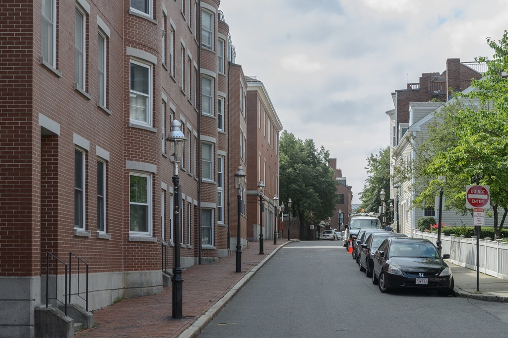 345 Harvard Street # B207