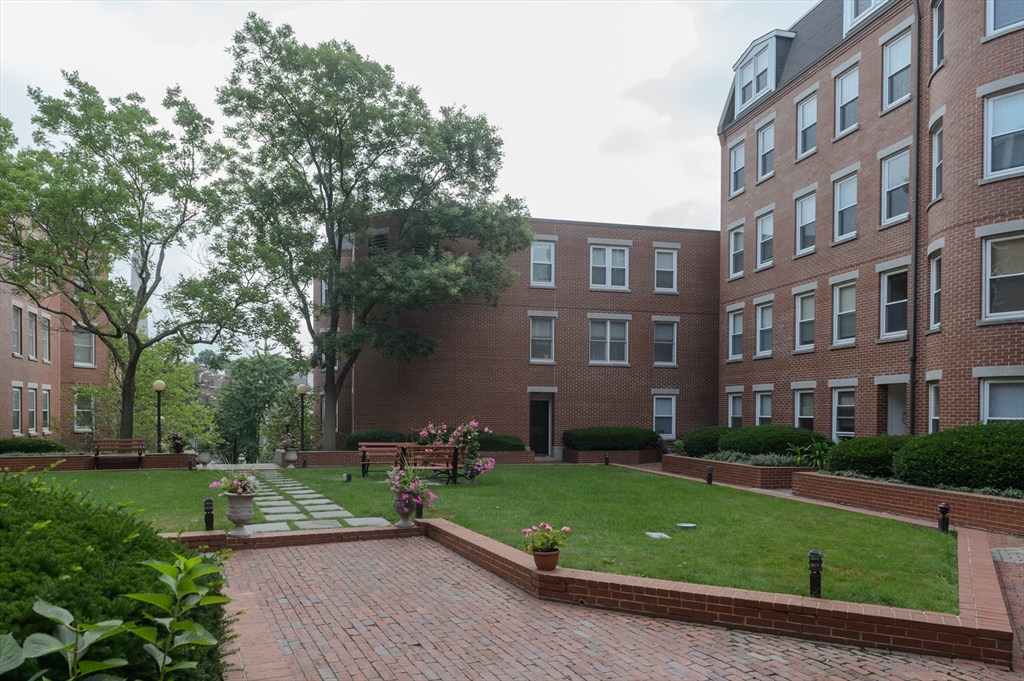 345 Harvard Street # B207