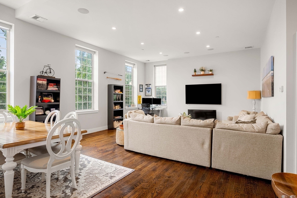 225 Dorchester St # 13