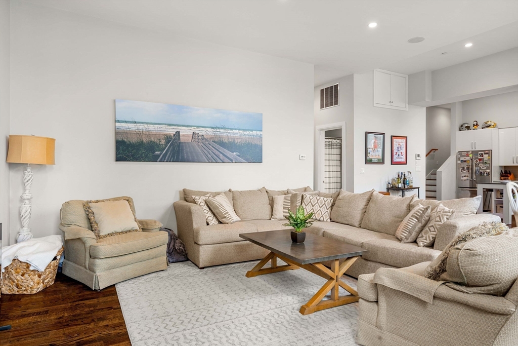 225 Dorchester St # 13