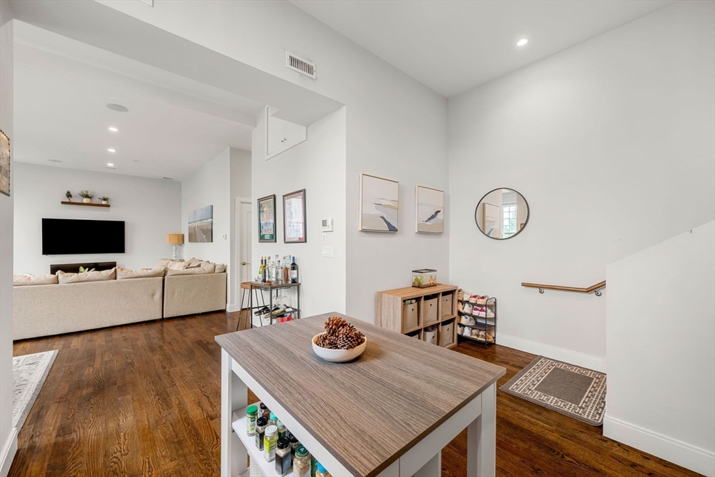 225 Dorchester St # 13