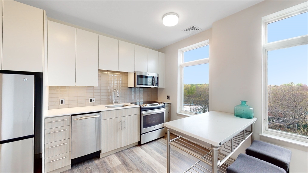 180 Telford Street # 13 Unit: 3-13