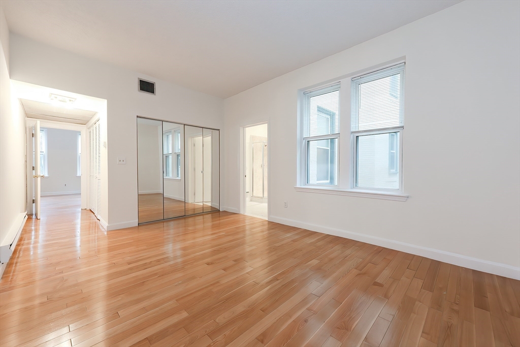 1415 Commonwealth Ave # 203