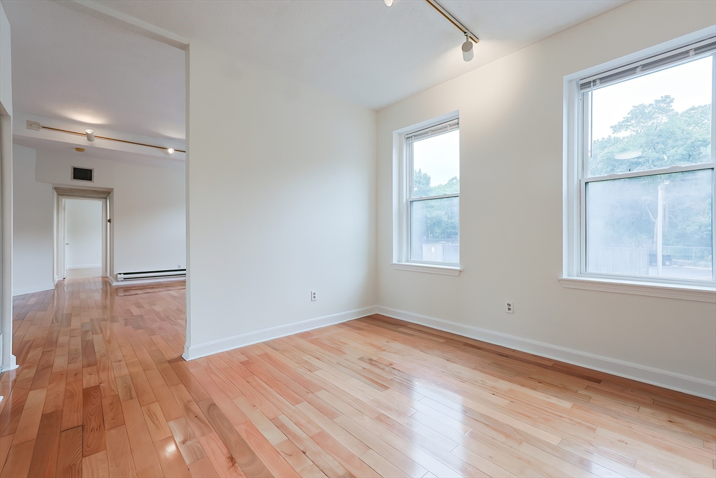 1415 Commonwealth Ave # 203