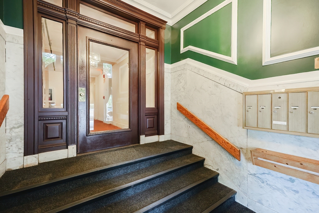 1415 Commonwealth Ave # 203