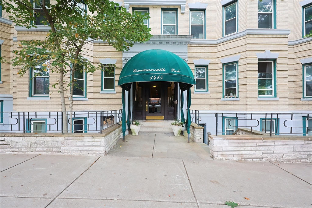 1415 Commonwealth Ave # 203