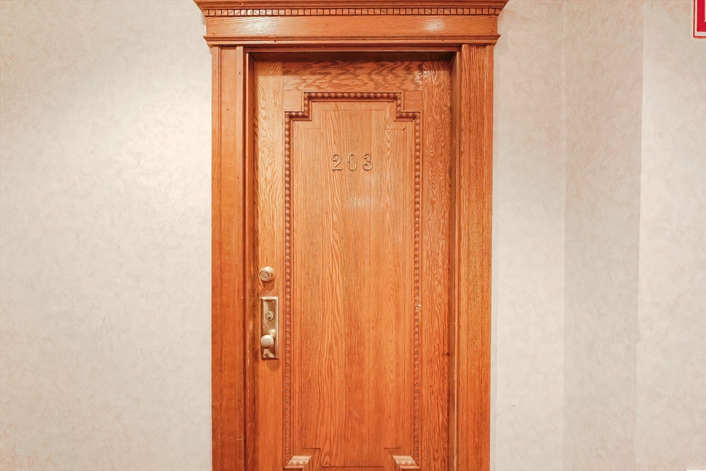 1415 Commonwealth Ave # 203