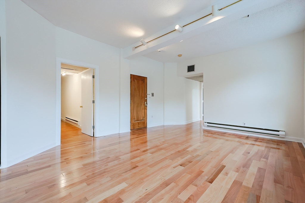 1415 Commonwealth Ave # 203