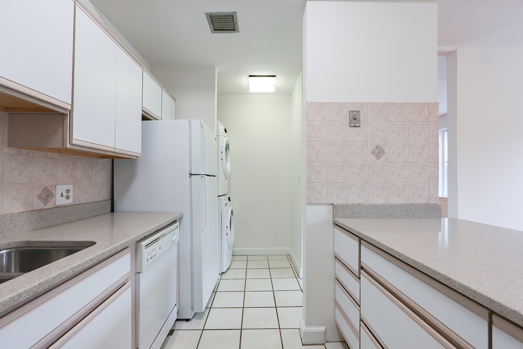 1415 Commonwealth Ave # 203