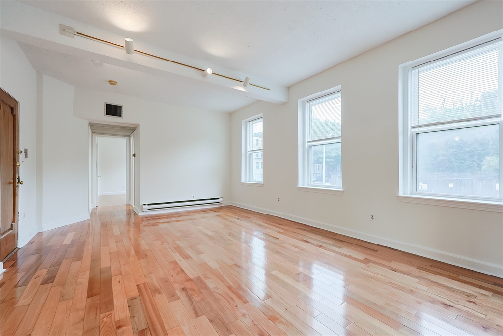 1415 Commonwealth Ave # 203