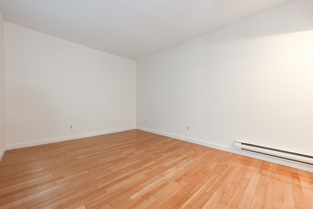 1415 Commonwealth Ave # 203