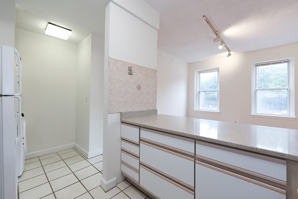 1415 Commonwealth Ave # 203