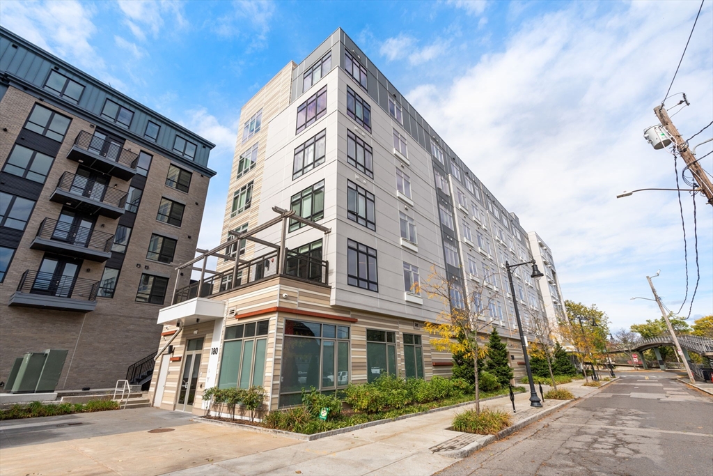 180 Telford Street # 417