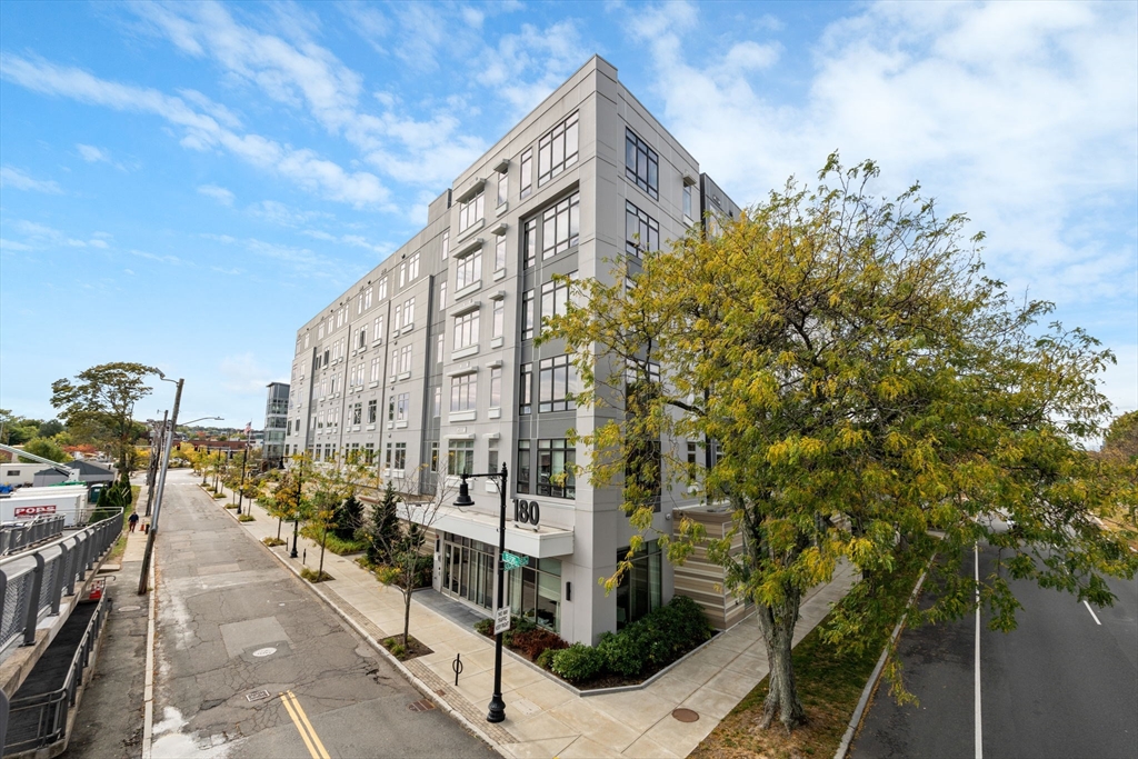 180 Telford Street # 417