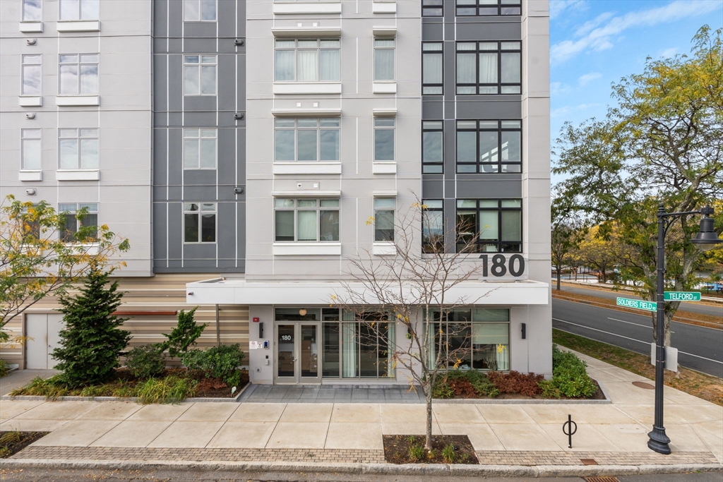 180 Telford Street # 417