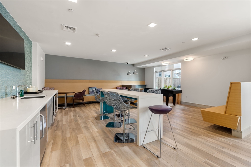 180 Telford Street # 417