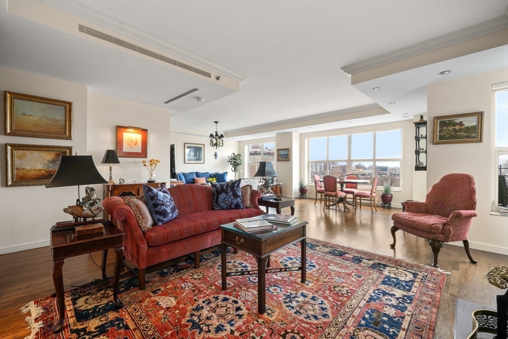 300 Boylston Street # 1206