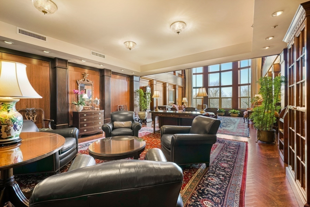 300 Boylston Street # 1206