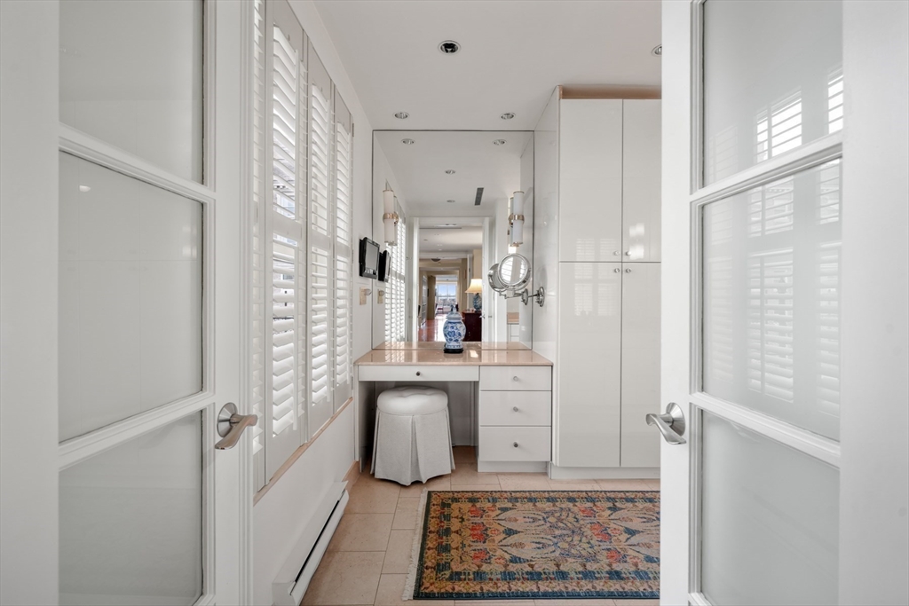 300 Boylston Street # 1206