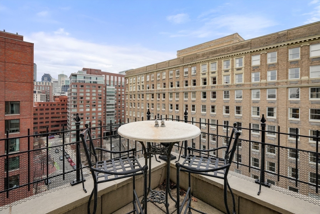 300 Boylston Street # 1206