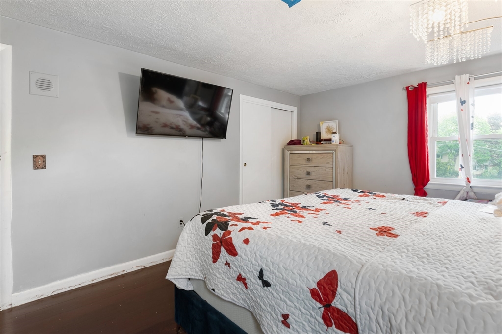 114 Crickett Rd
