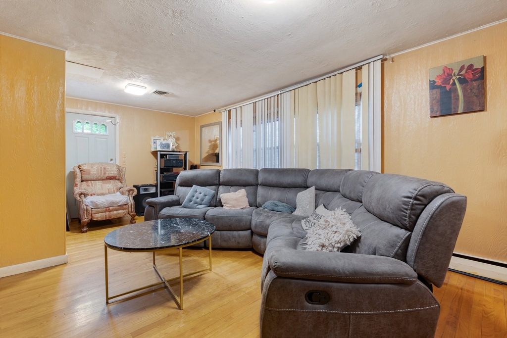 114 Crickett Rd