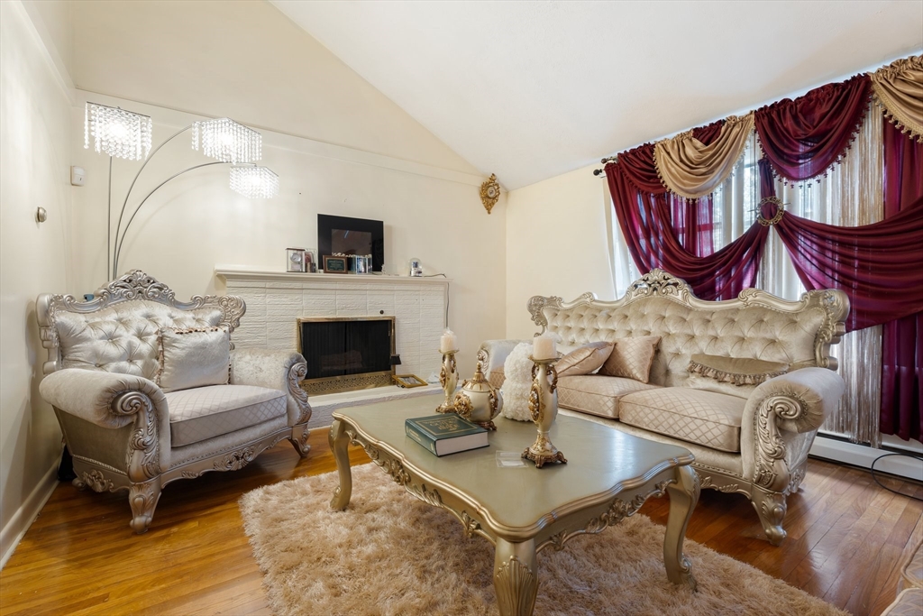 114 Crickett Rd