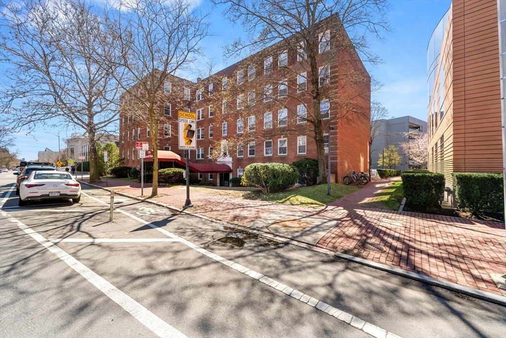 1716 Cambridge Street Unit: 31