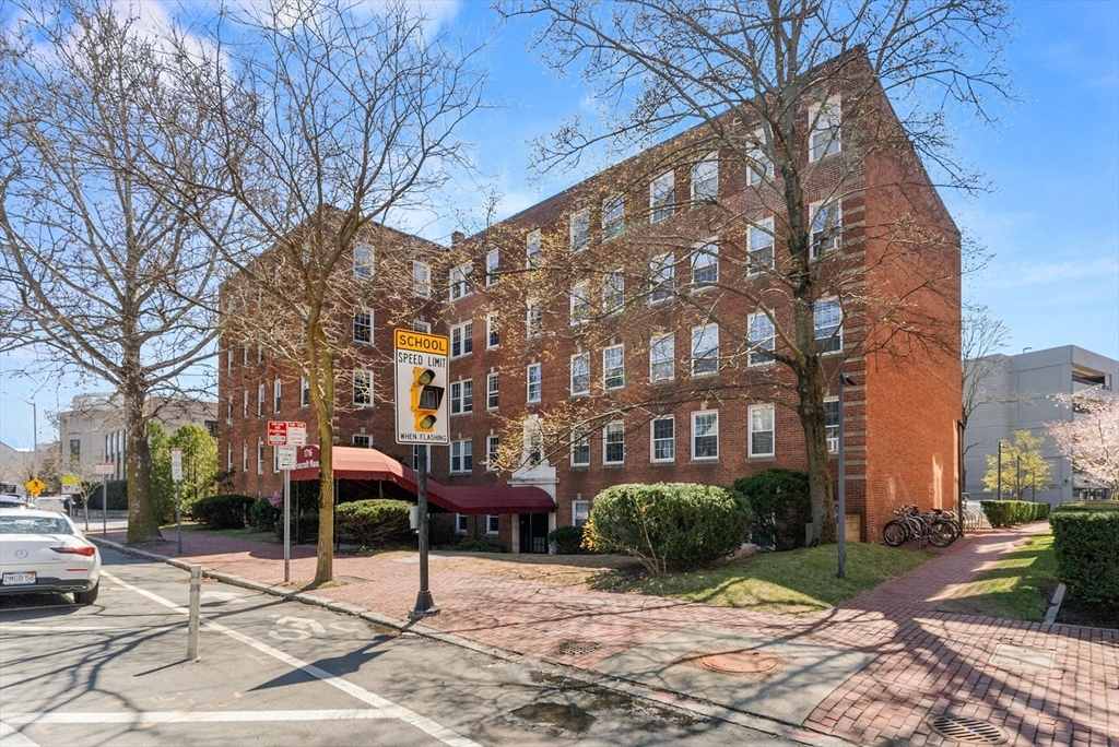 1716 Cambridge Street Unit: 31