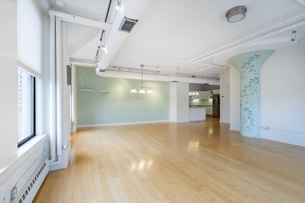 210 South Street # 605