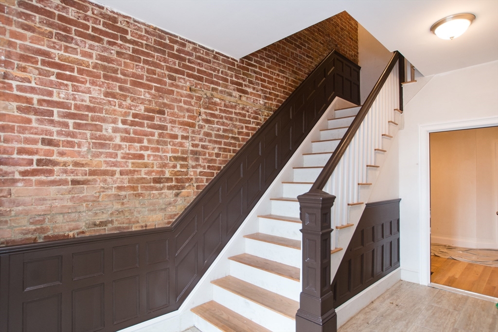 79 Brighton Ave # 2