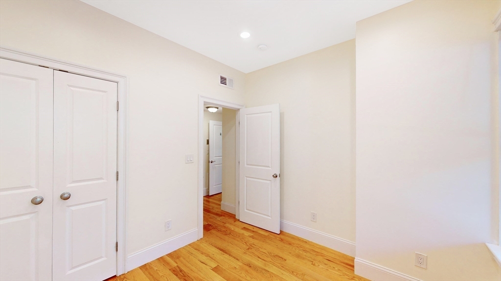 79 Brighton Ave # 2