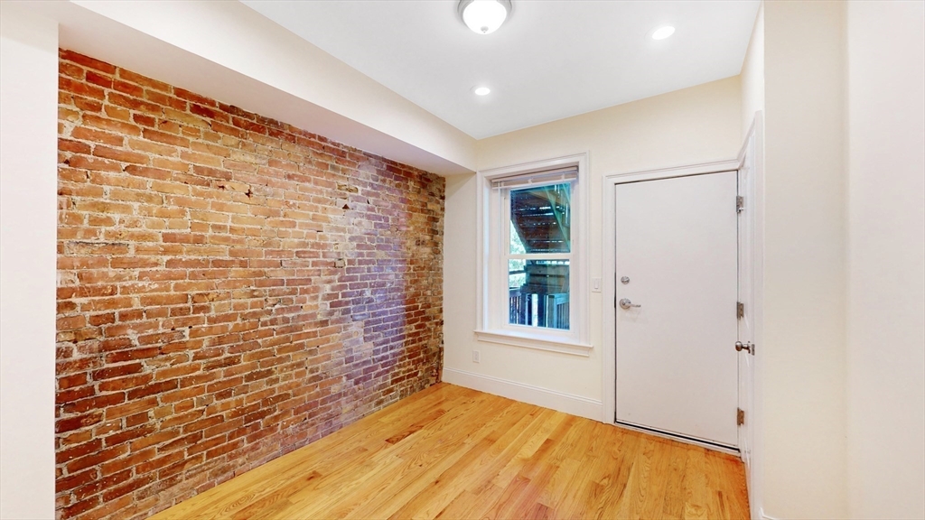 79 Brighton Ave # 2