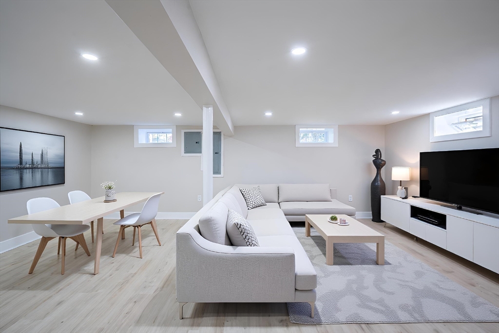 8 Teresa Circle