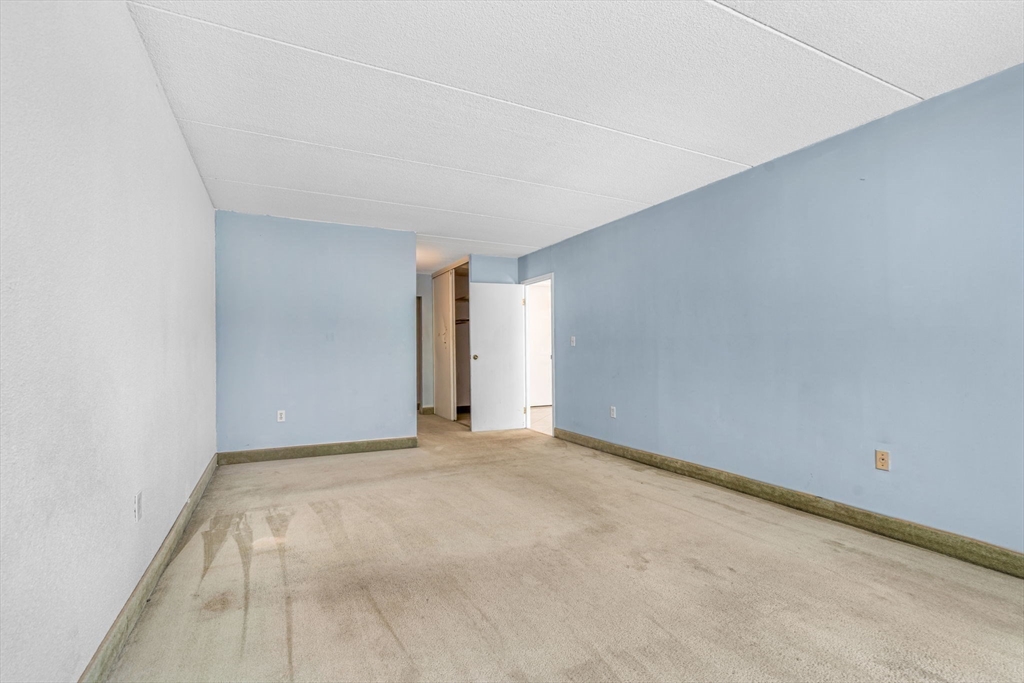 1550 Worcester Road # 101