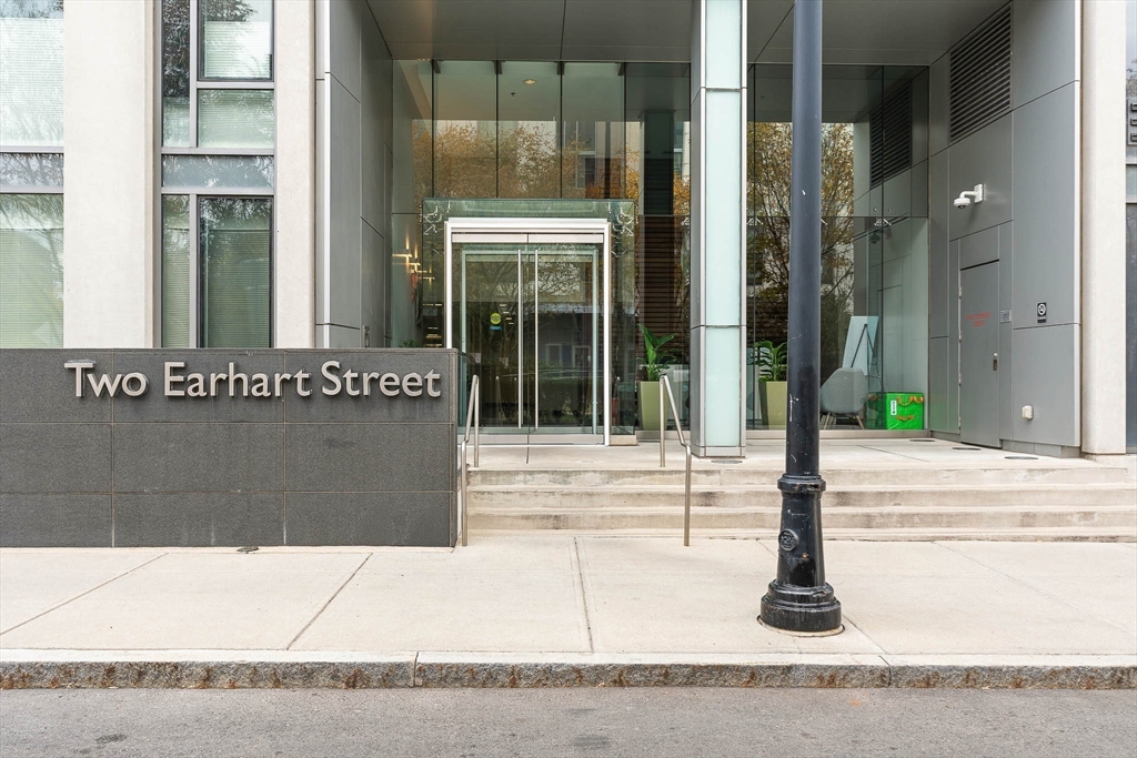 2 Earhart St # 424
