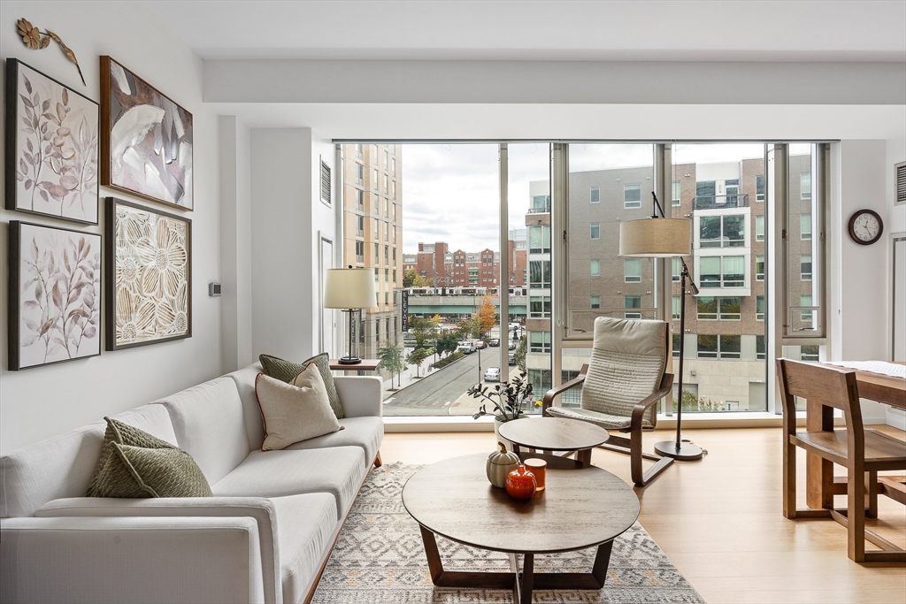 2 Earhart St # 424