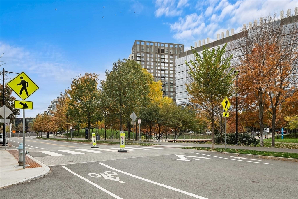 2 Earhart St # 424