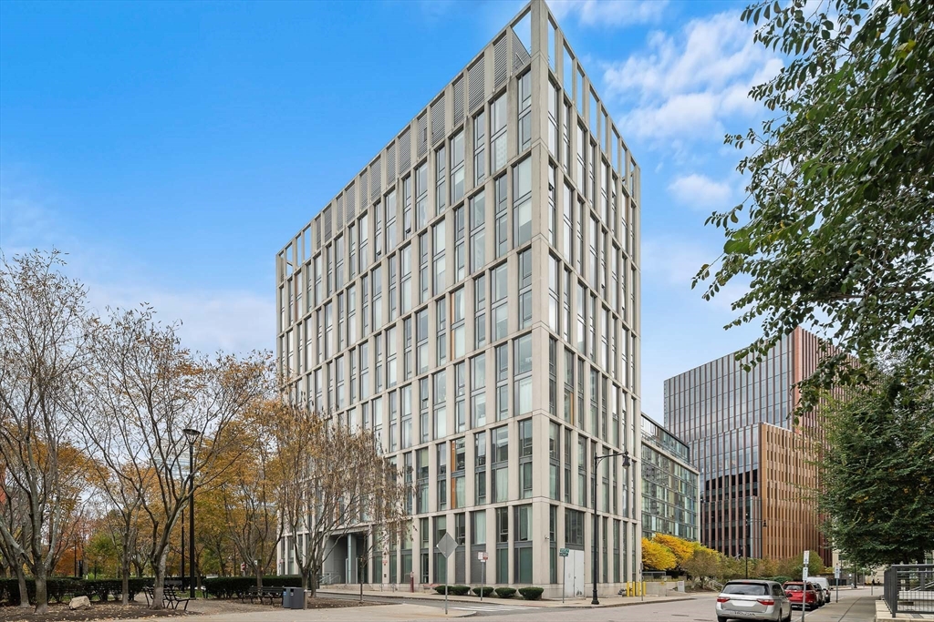 2 Earhart St # 424