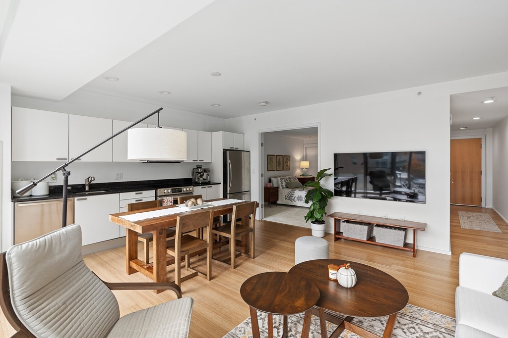 2 Earhart St # 424