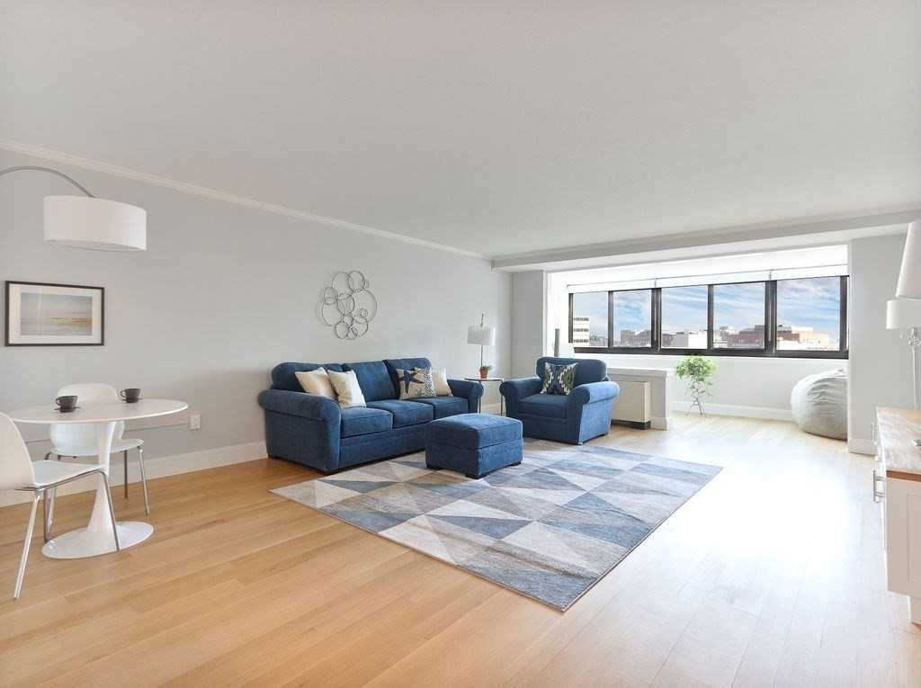 9 Hawthorne Place # 11B