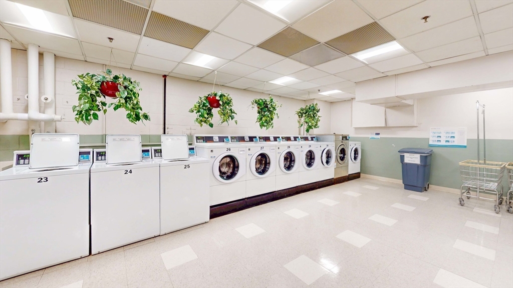 9 Hawthorne Place # 11B