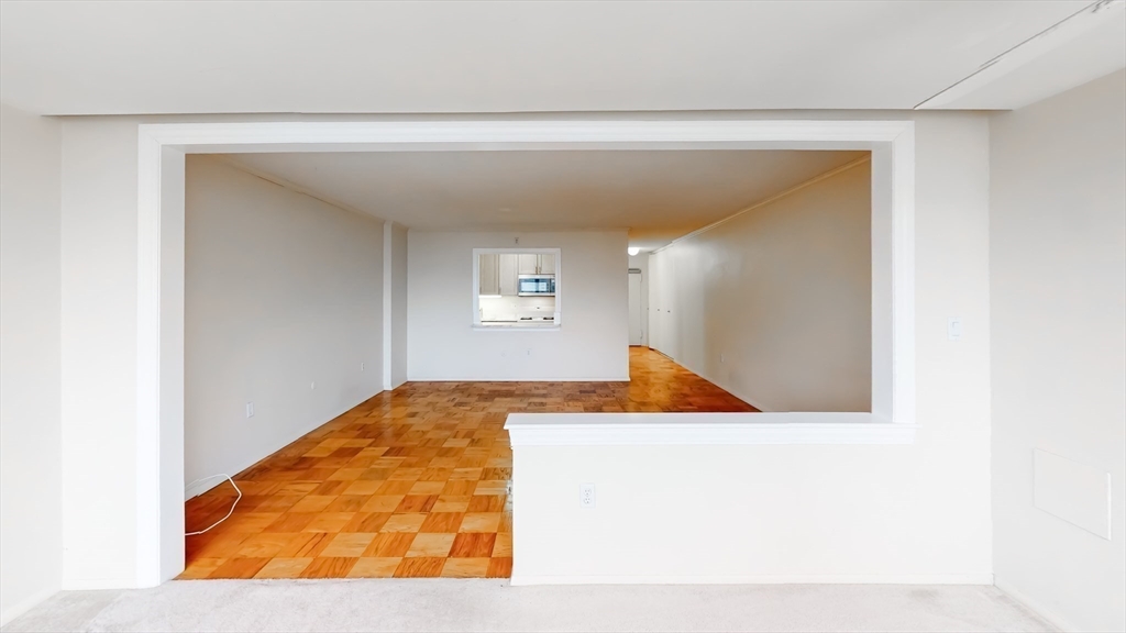 9 Hawthorne Place # 11B