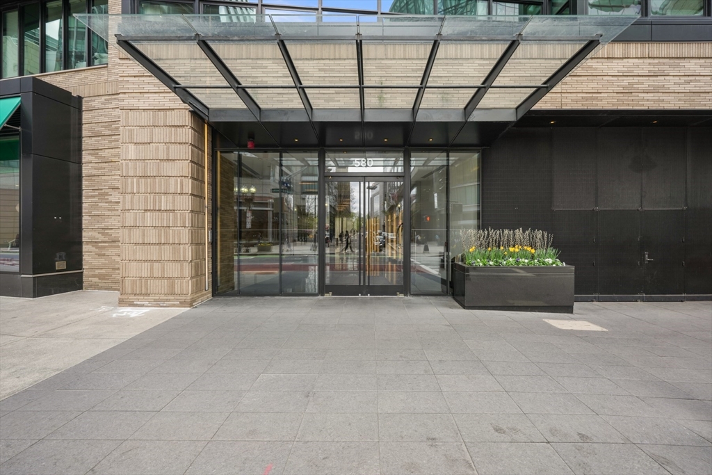 580 Washington # 611