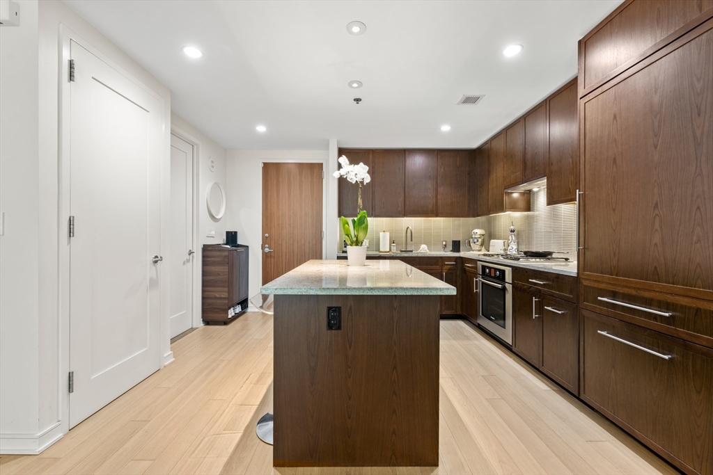 580 Washington # 611