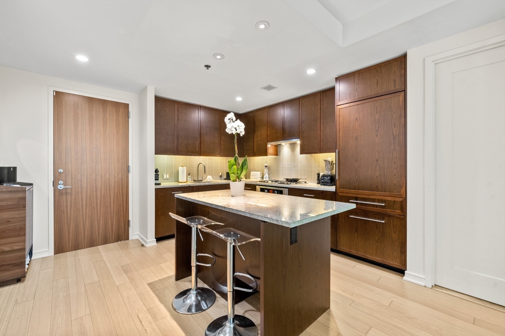 580 Washington # 611