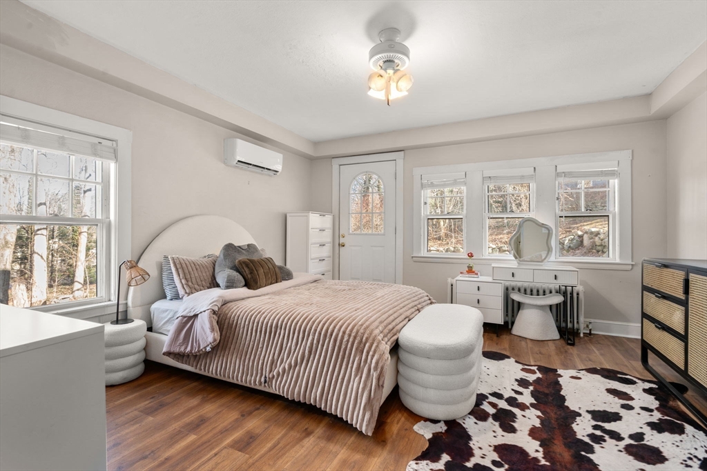 12 Wareland Rd